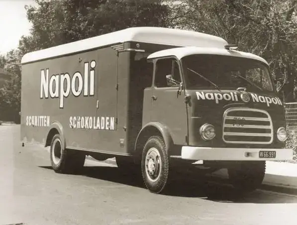 altes Bild eines Napoli Lastwagens